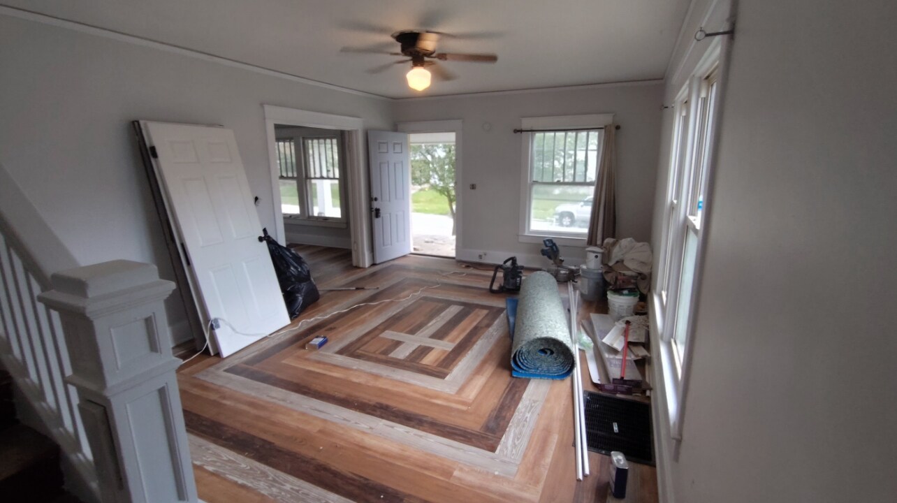 Building Photo - 619 S Webster St