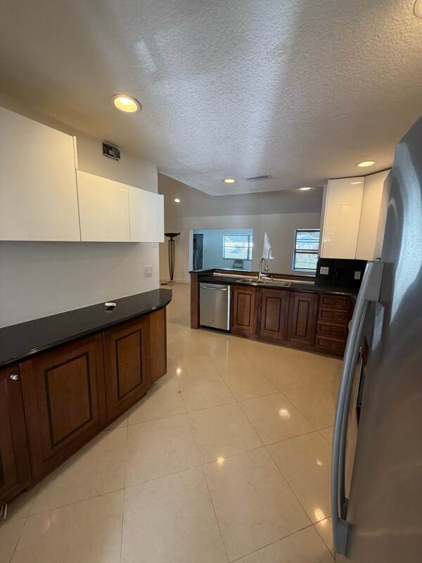 Building Photo - 19336 Carolina Cir