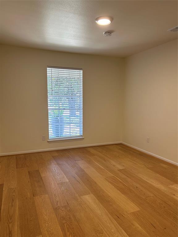 Building Photo - 5902 De Lange Ln