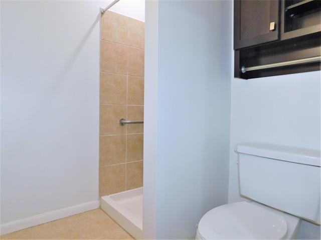 Building Photo - 2027 Bowling Green St