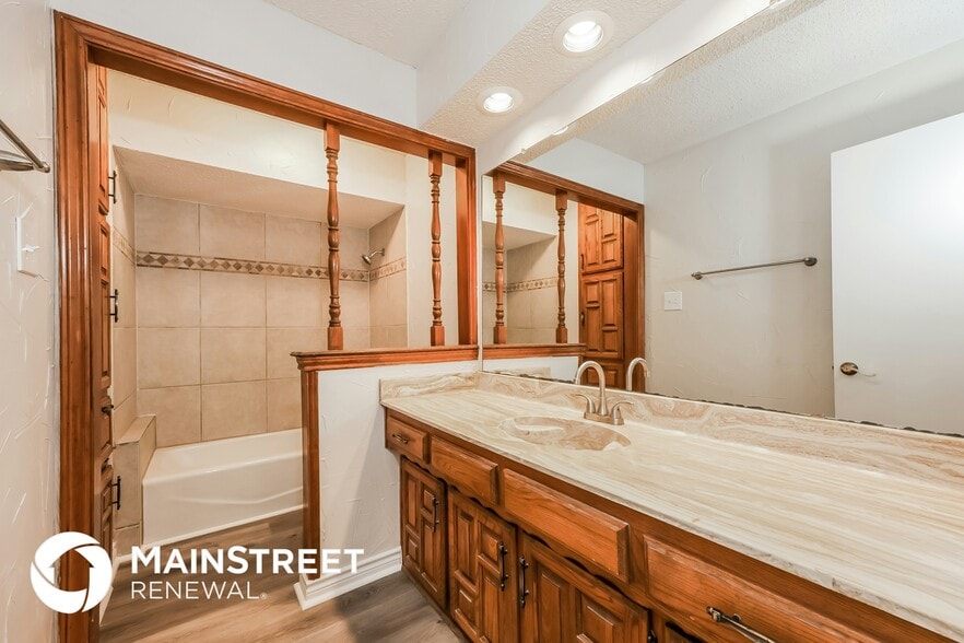 Building Photo - 1617 James Good Ln