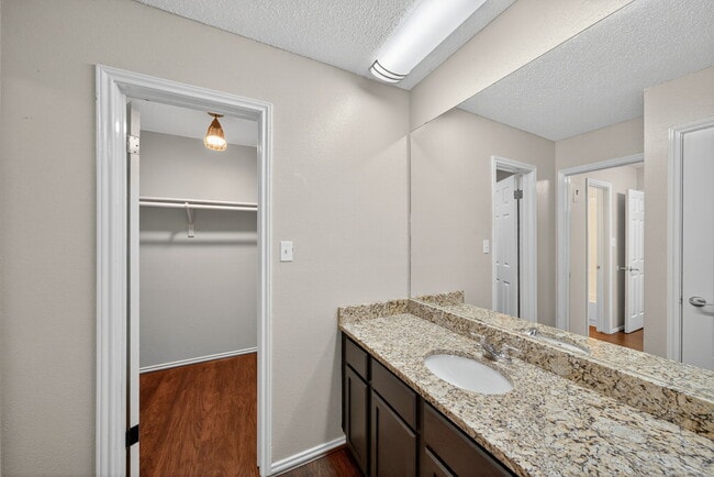 Building Photo - 4107 Medical Dr