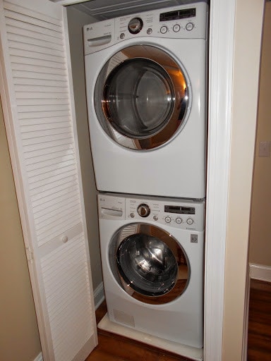 Washer Dryer - 104 Buckingham Rd
