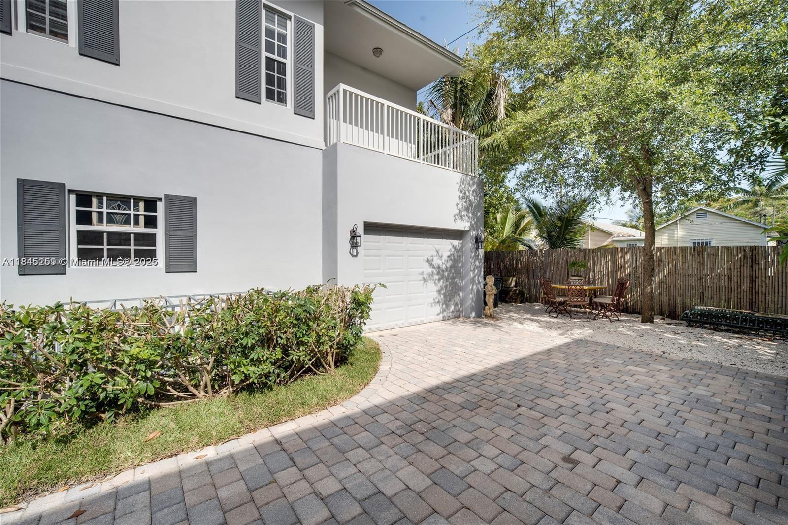 Building Photo - 106 Florida Ave