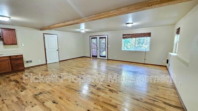 Building Photo - 1330 Corbet Dr