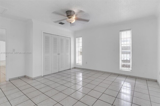 Building Photo - 1101 SW 17th Ave