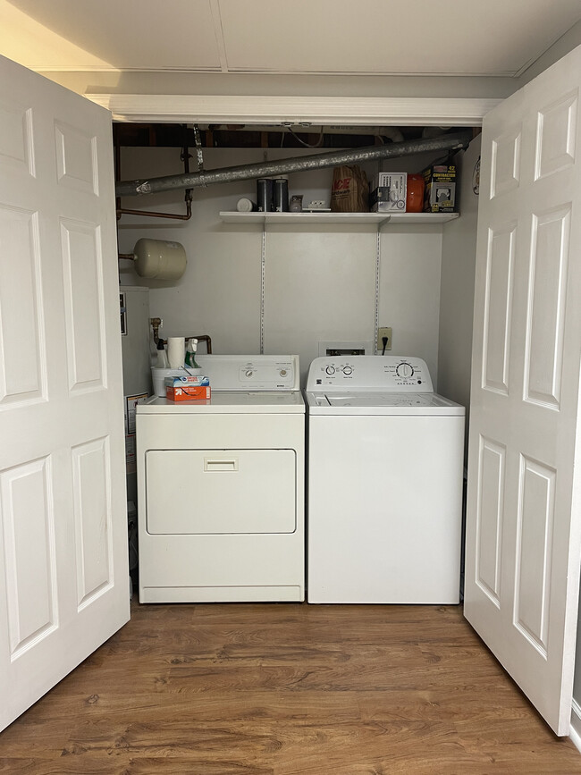 Building Photo - 1080 Huntington Trce SE