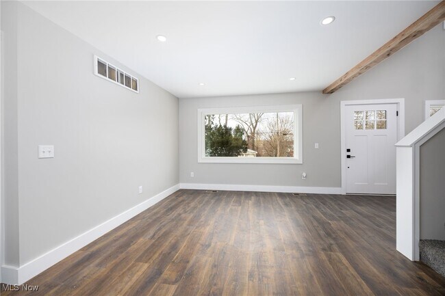 Building Photo - 3101 Wagoner St