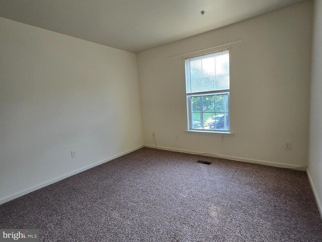 Building Photo - 1302 Black Walnut Dr