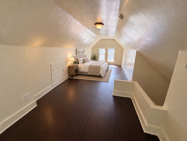 Building Photo - 639 Bellevue Ave