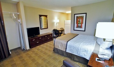 Furnished Studio Chattanooga Tn Apartment Finder Studio Suite 1 Queen Bed Furnished Chattanooga