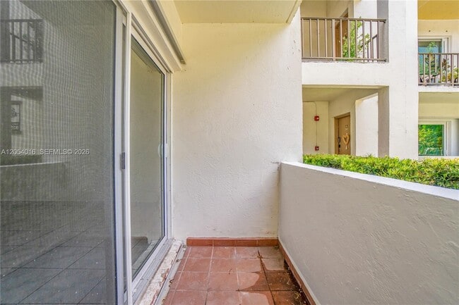 Building Photo - 9354 SW 77th Ave