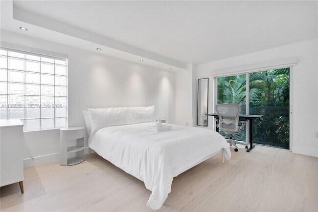 Building Photo - 828 3rd St