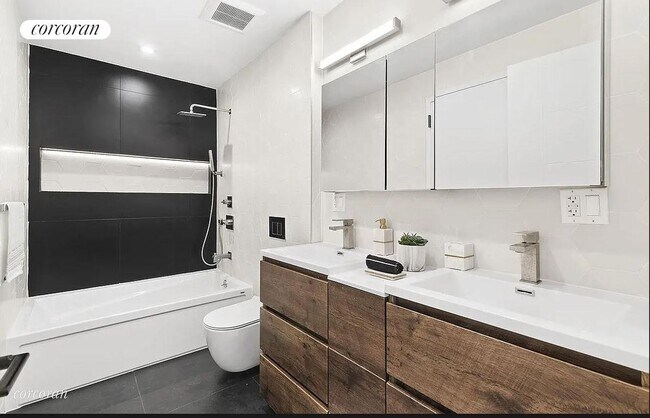 Building Photo - 289 Devoe St