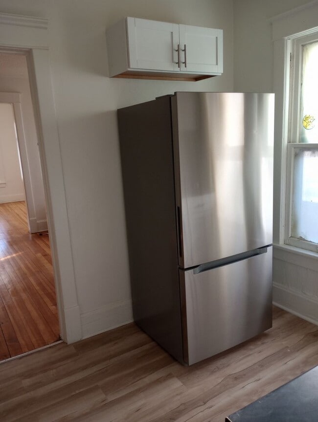 Building Photo - 615 Rebecca St