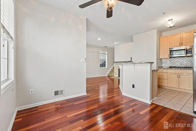 Building Photo - 107 Brittany Ct