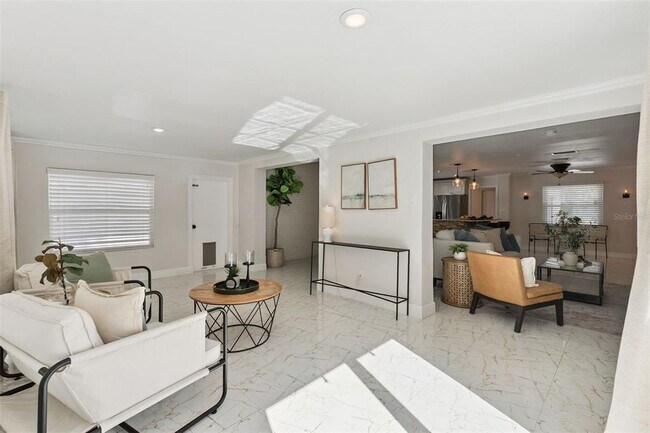 Building Photo - 622 Beverly Ave