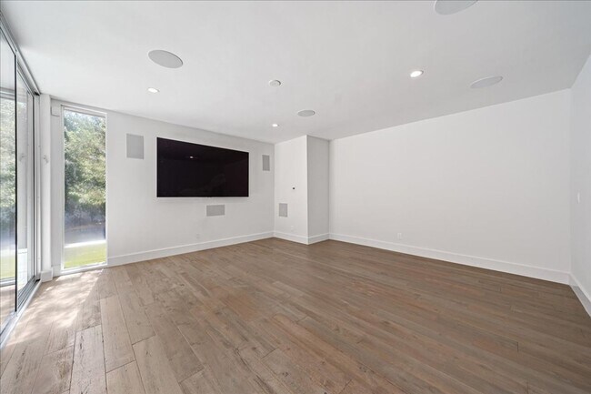 Building Photo - 1455 S Castello-