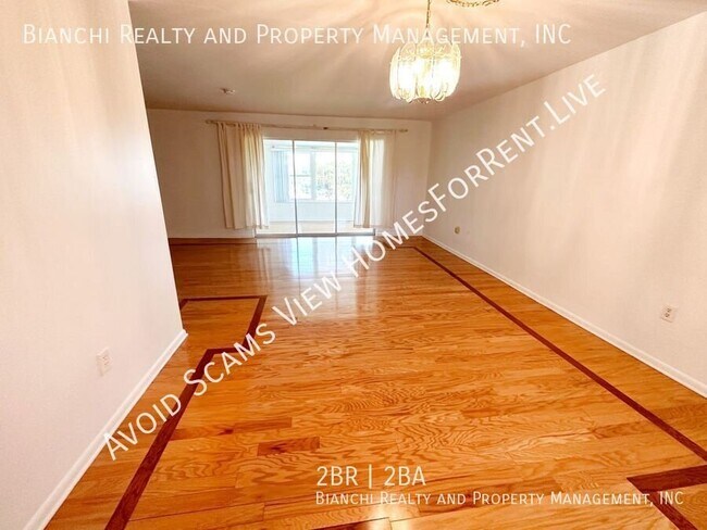 Building Photo - 1819 Shore Dr S