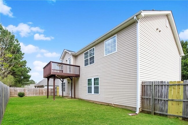 Building Photo - 810 Tucker Trail