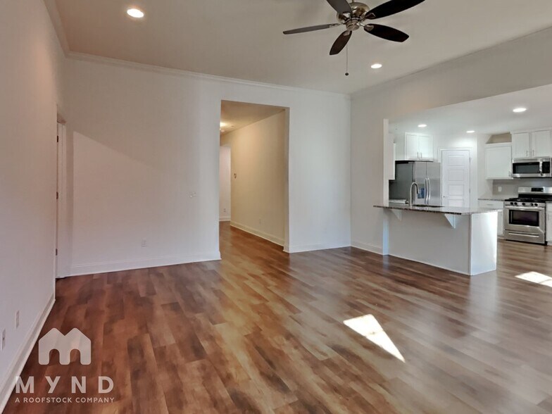 Building Photo - 5807 SW Teppee Ave