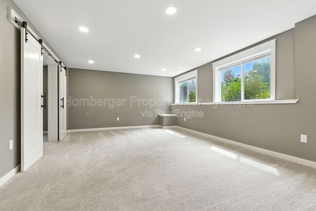 Building Photo - 3431 W 21st Ave