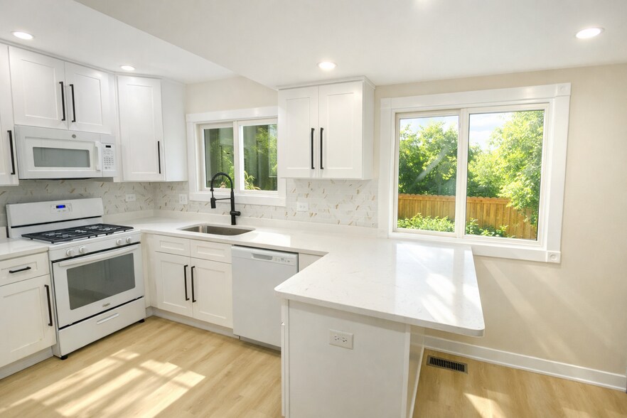 Building Photo - 7 Blue Jay Ct