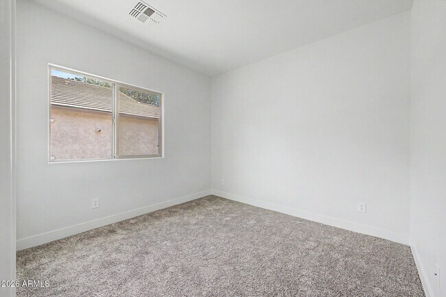 Building Photo - 3113 E Chisum Ln