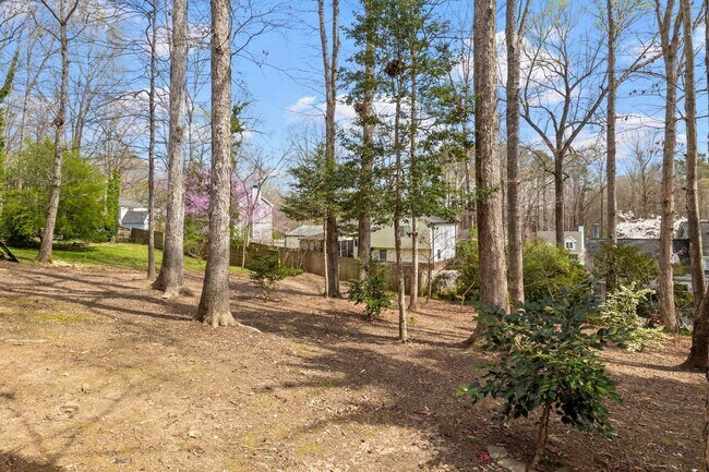 Building Photo - 328 Glencoe Dr