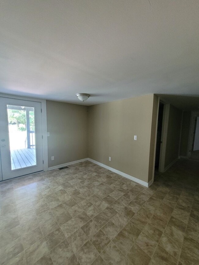 Building Photo - PRE-LEASING-Now Leasing- Madison Co. –COLB...