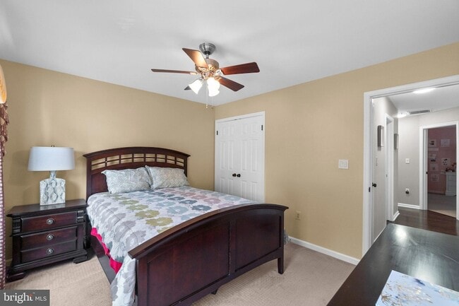 Building Photo - 6874 Caravan Ct