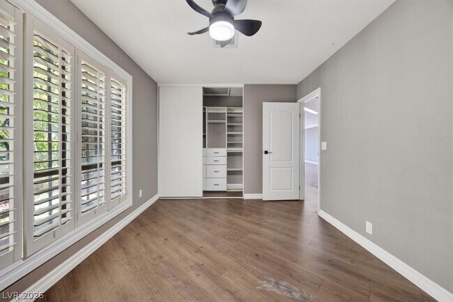 Building Photo - 3137 Bel Air Dr