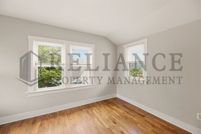 Building Photo - 432 S Osage St