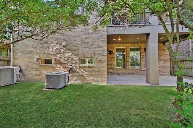 Building Photo - 18323 Parkview Point Dr
