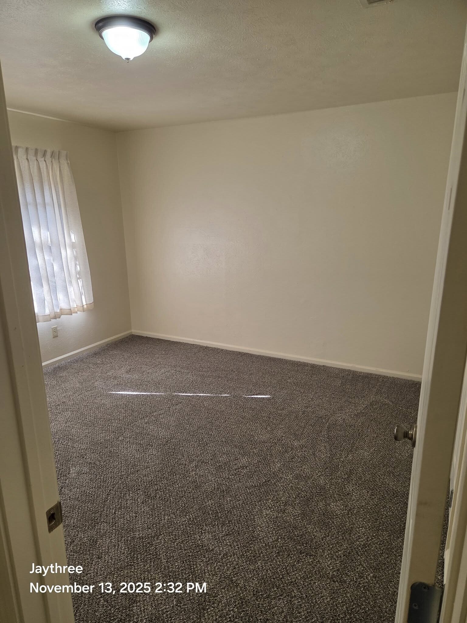 larger bedroom - 1505 E Beverly Dr