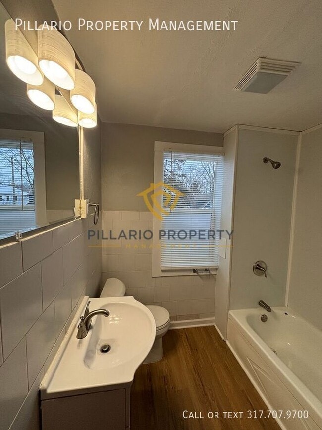 Building Photo - 3625 N Kenwood Ave