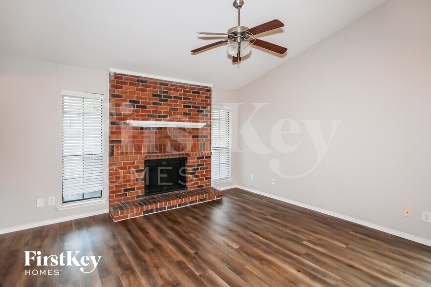 Building Photo - 1502 Barbara Ln