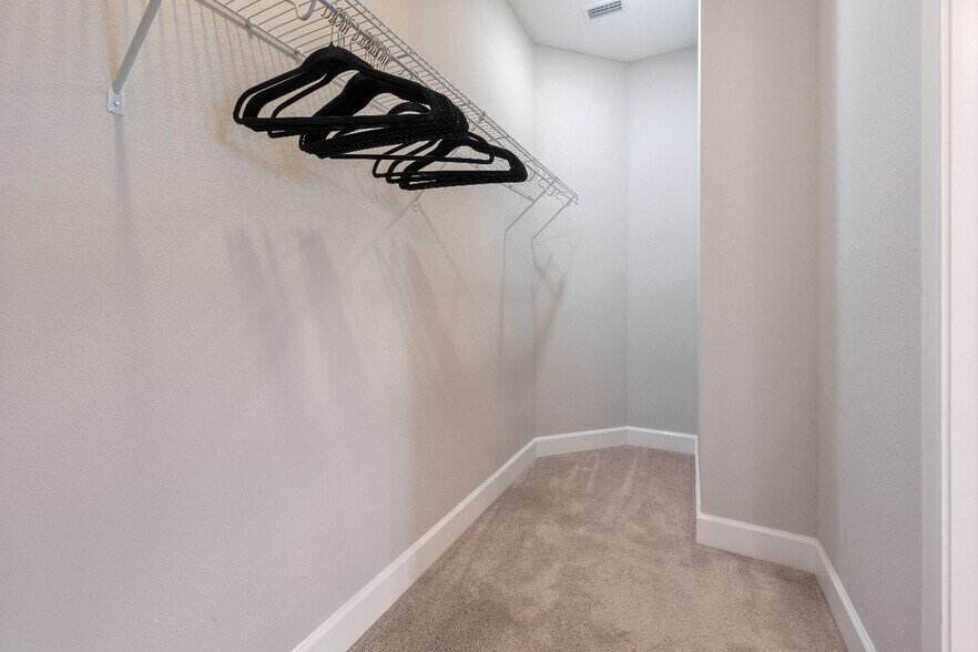Master Closet - 3117 Formia Ct