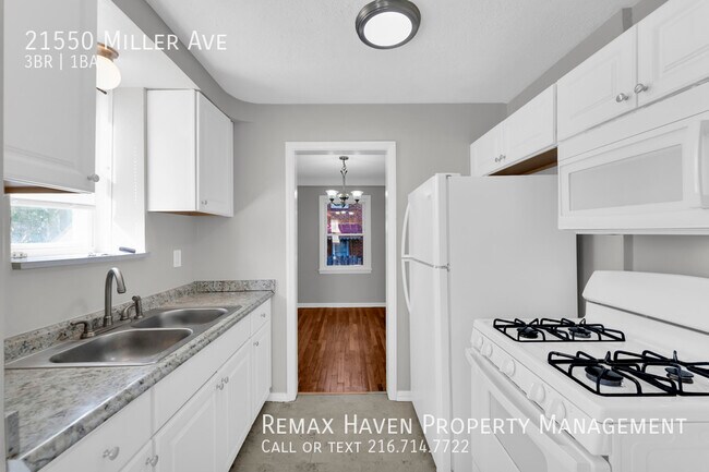 Building Photo - 21550 Miller Ave