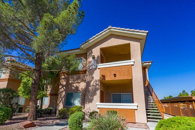 Primary Photo - 2 Bed Condo Centrally Located