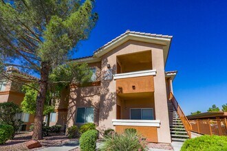 Building Photo - 2 Bed Condo Centrally Located