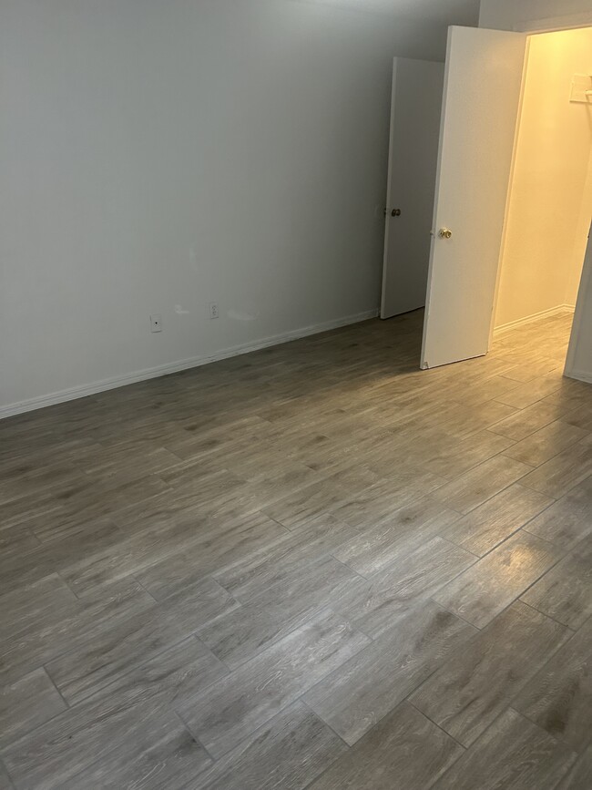 Building Photo - 1525 Marydale Ave