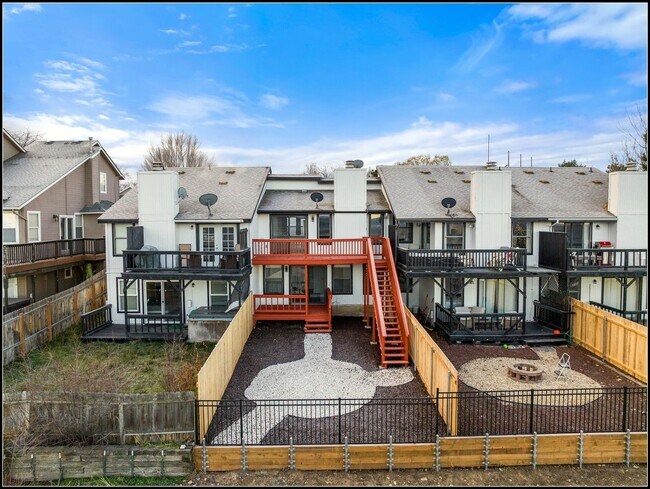 Building Photo - EAST2746