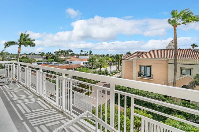 Building Photo - 250 Bradley Pl