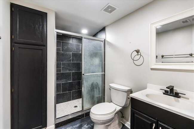 Building Photo - 2505 Pace Bend Rd S