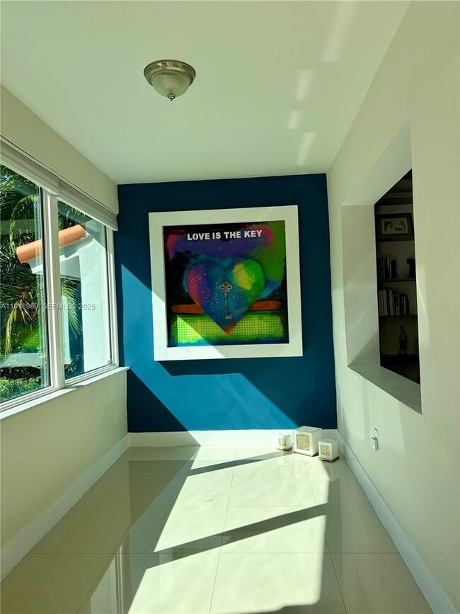 Building Photo - 1435 SW 16th St