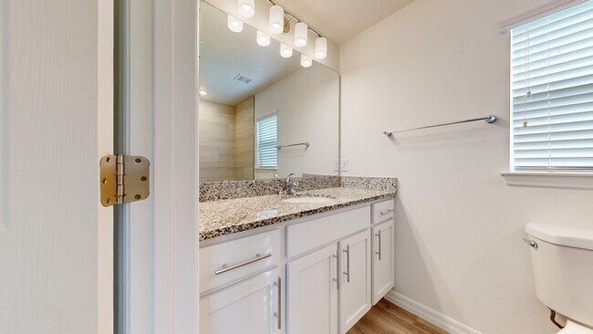 Building Photo - 3/2 HOME IN PALM BAY-GREAT PRICE!