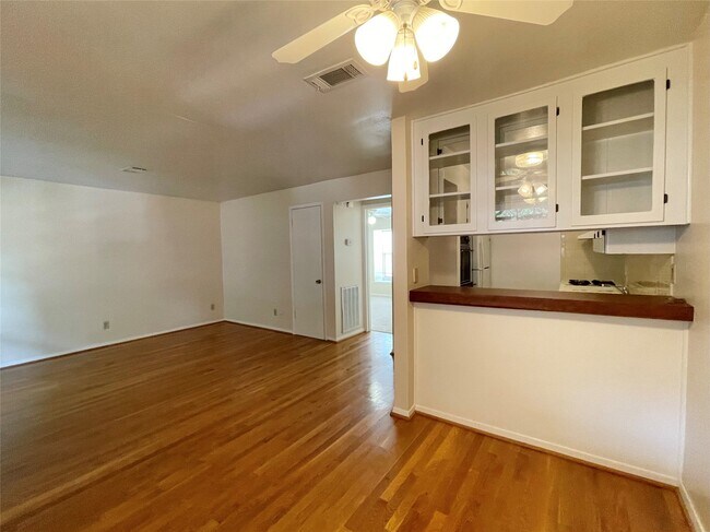 Primary Photo - 3420 Mt Vernon St