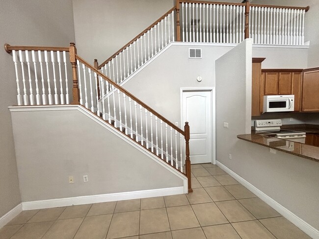 Building Photo - 13220 Fountainbleau Dr