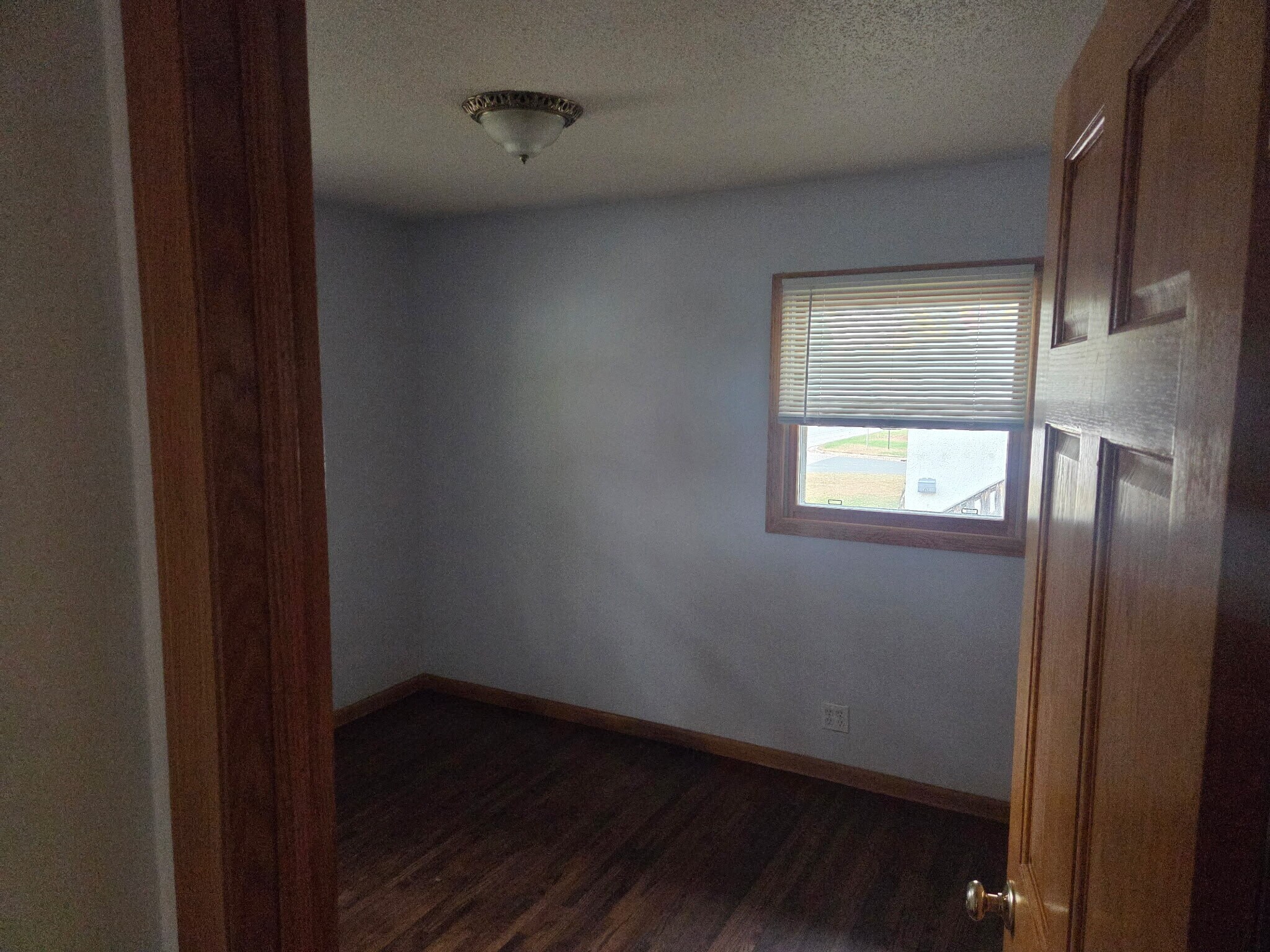 Building Photo - 4573 Main St NE